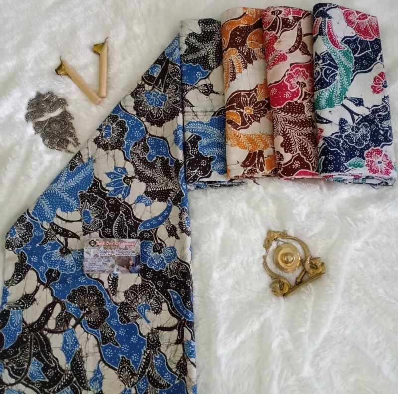 Batik Erna Surodinawan 