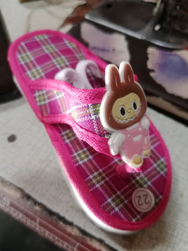 Kerajinan Sendal Bayi
