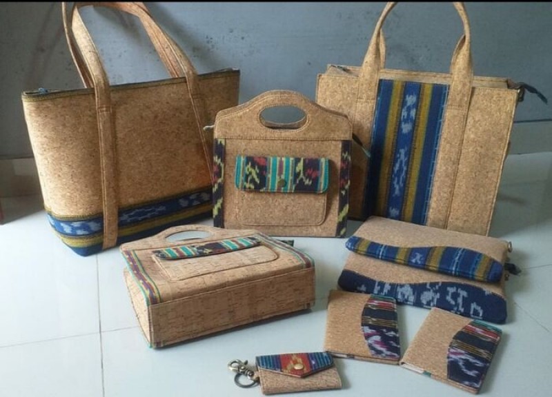 THE BLESS SHOP
