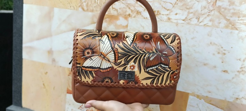 DEWISITA LEATHER