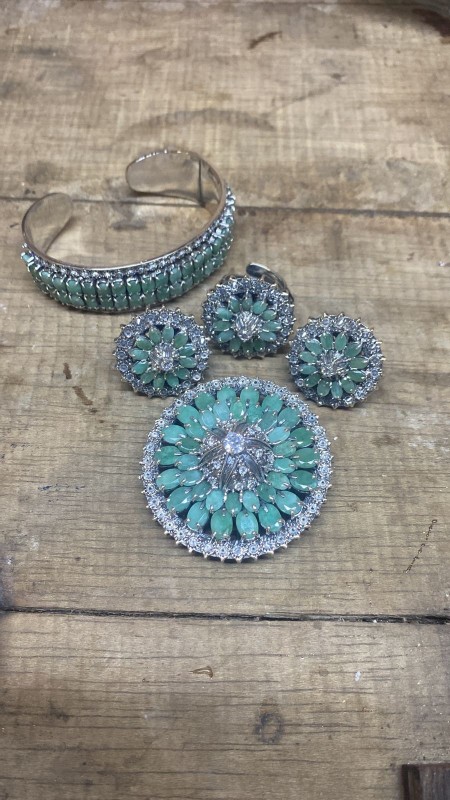 Intan Jewelry