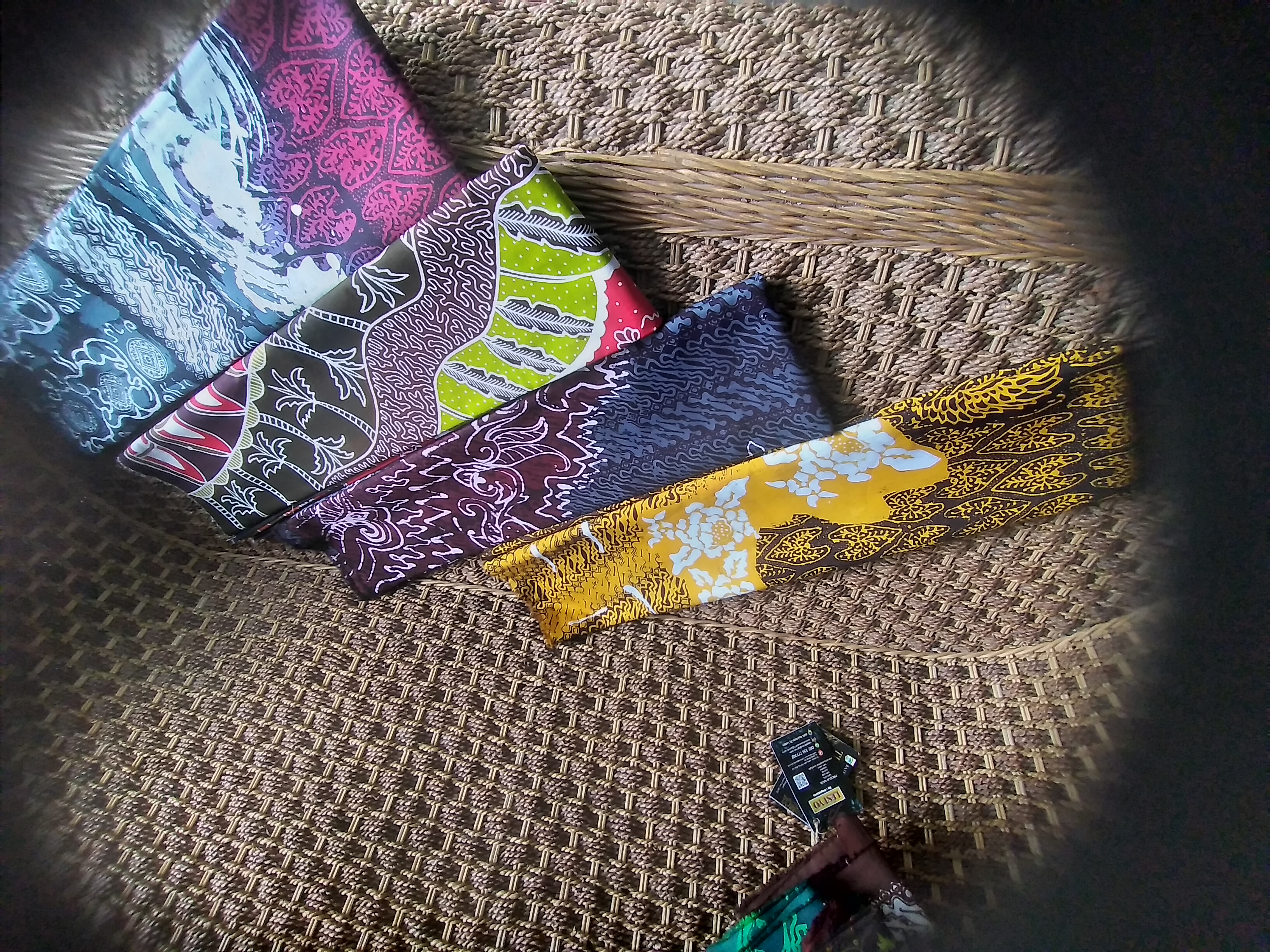 Batik LESTYO by nayotama