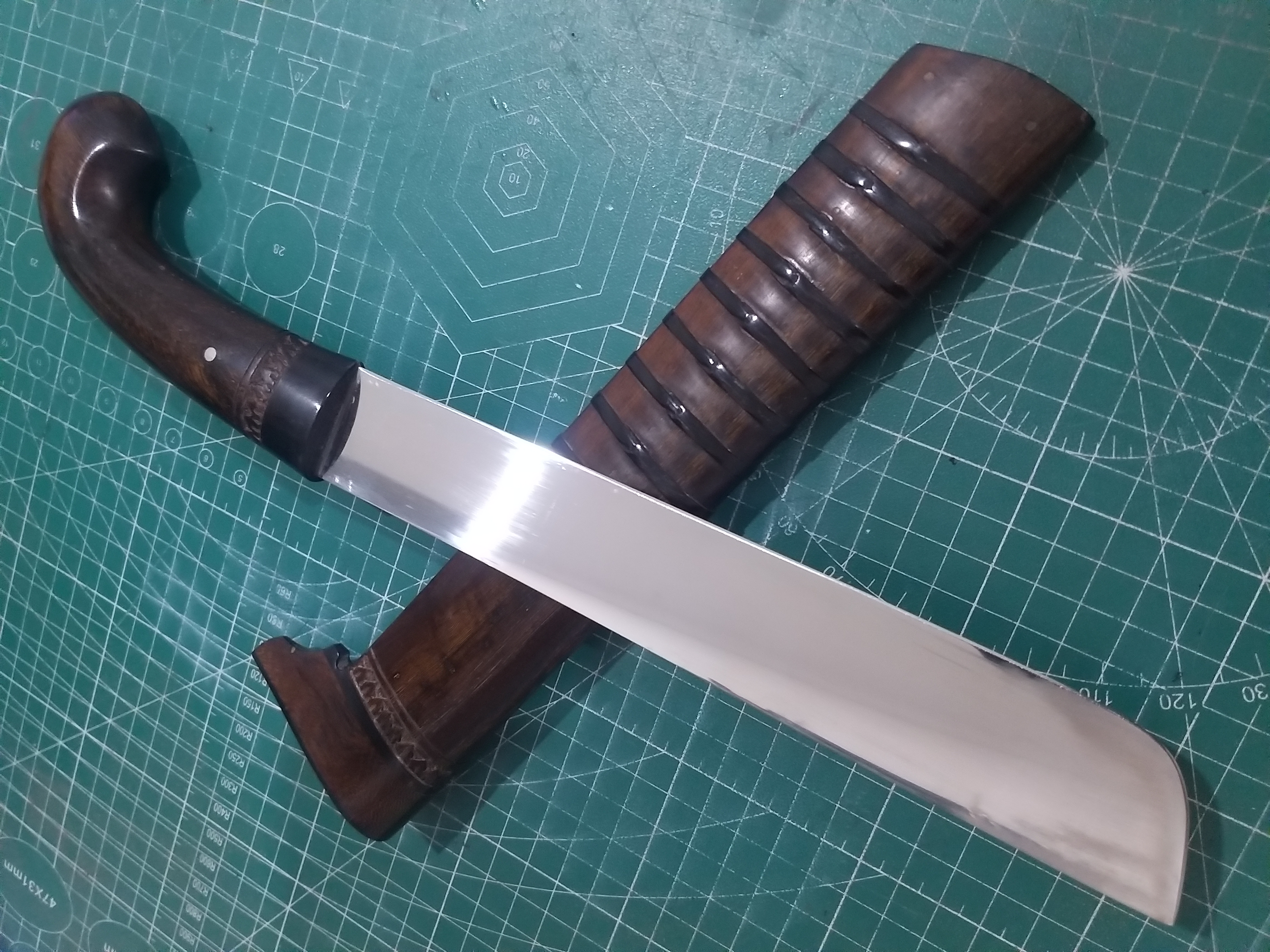 Nux Knifecraft
