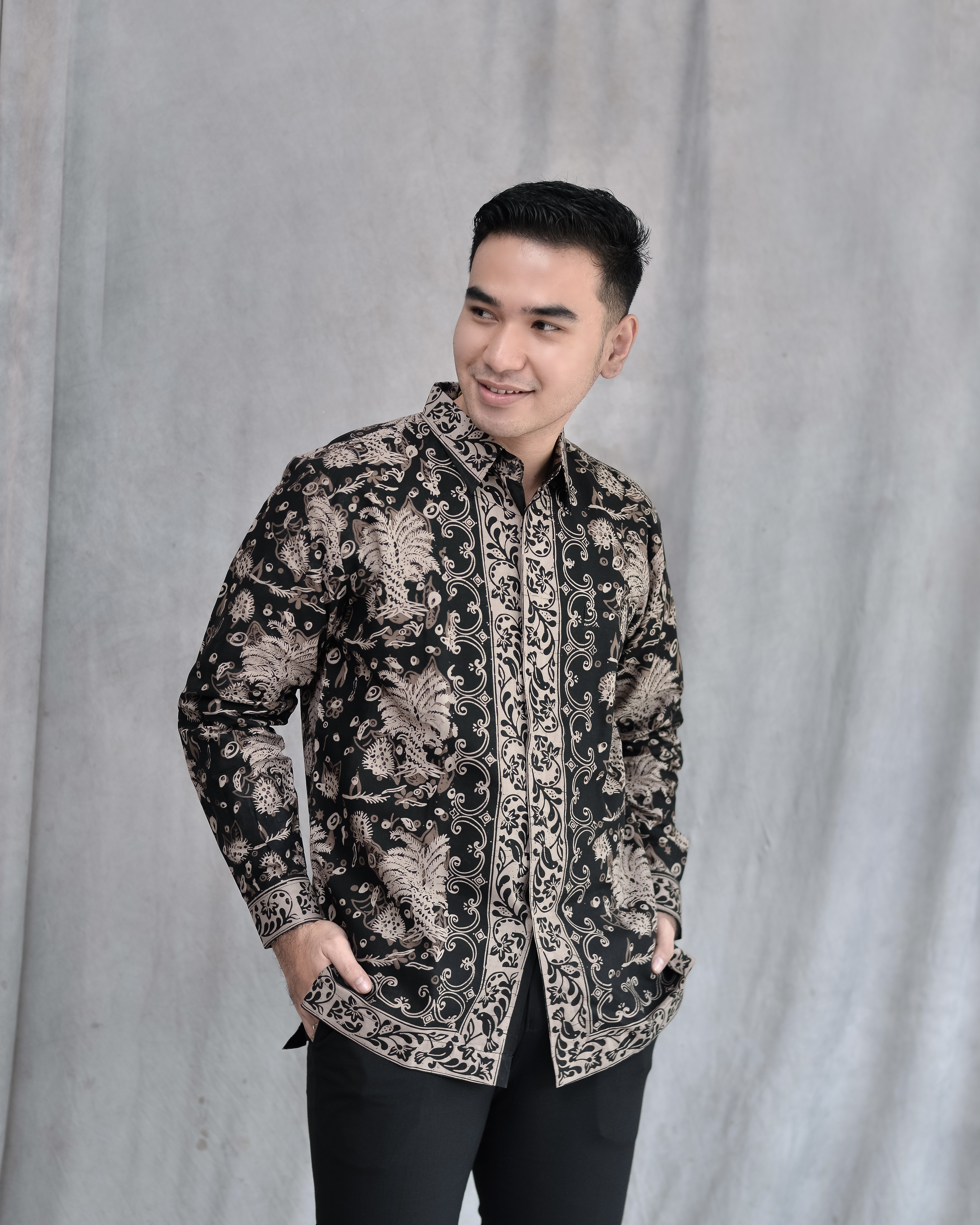 Batik Jambi Ariny Sentuhan Warna Alam